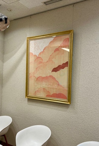 病院内に素敵な絵を飾りました